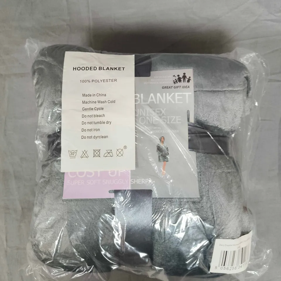 DAISY DREAMER WOMEN'S HOODED SHERPA BLANKET – GREY