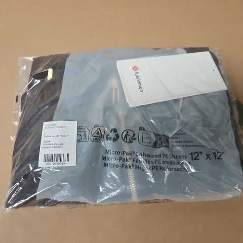 BAGGED LULULEMON DEFINE JACKET IN BLACK - SIZE 8