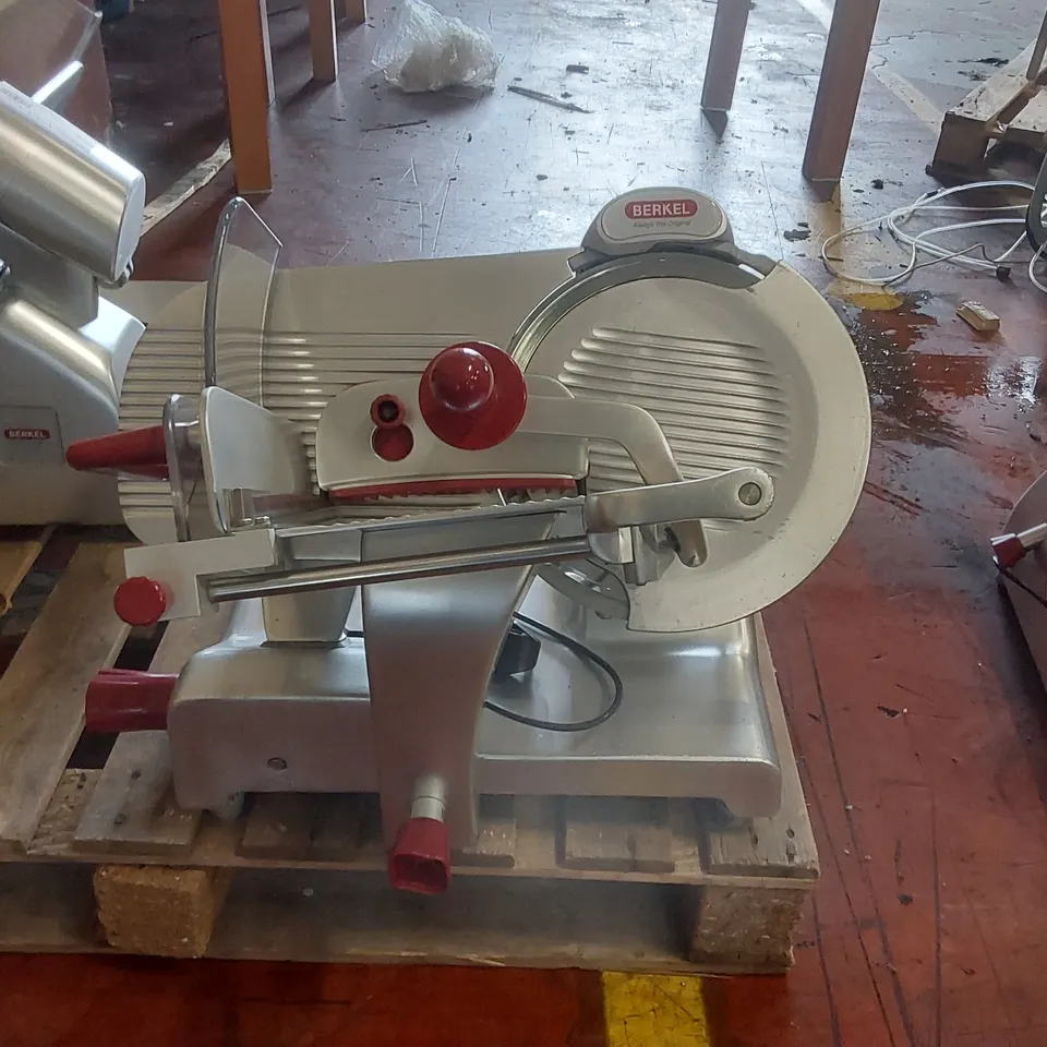 BERKEL COMMERCIAL MEAT SLICER