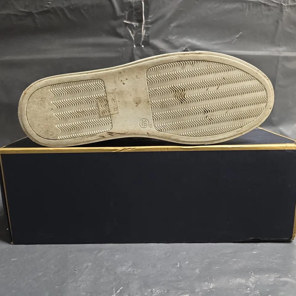 BOXED PAIR OF FAIRFAX & FAVOR ALEXANDRA TRAINERS IN WHITE W. JAGUAR/ZEBRA PRINT SIZE UK 6