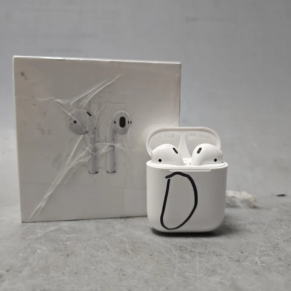 APPLE AIRPODS WITH CHARGING CASE A1602