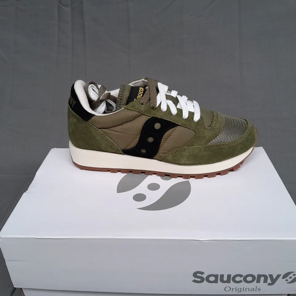 BOXED PAIR OF SAUCONY JAZZ ORIGINAL VINTAGE UK 3.5 
