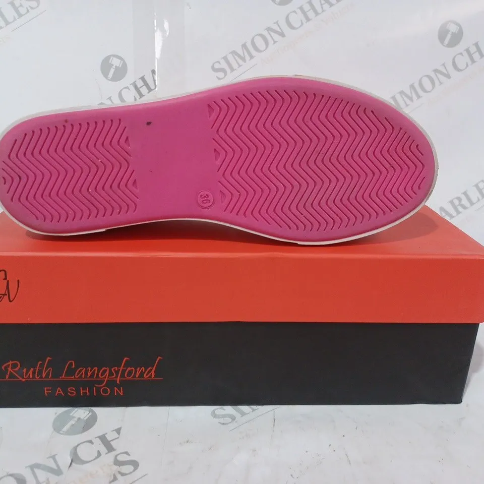 BOXED PAIR OF RUTH LANGSFORD LEATHER TRAINERS IN WHITE/SILVER SIZE 3