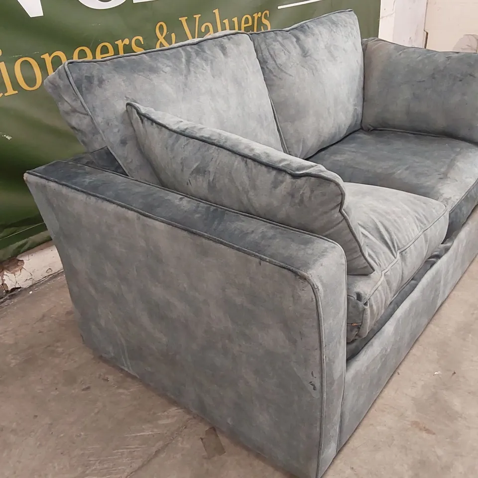 QUALITY DESIGNER AMESBURY LOVE SEAT SOFA BED WITH 2 SIDE CUSHIONS - JADE VELVET