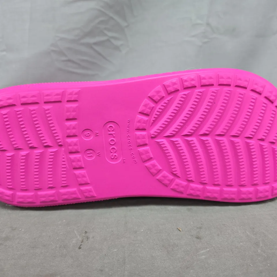UNBOXED PAIR OF CROCS CLASSIC CRUSH BOOTS IN PINK SIZE UK M8/W9