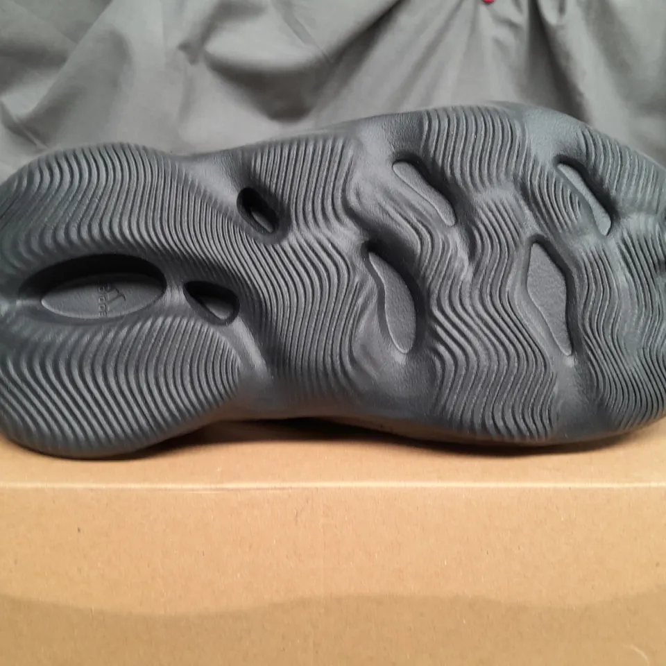 BOXED ADIDAS YEEZY FOAM RUNNERS IN BLACK - UK 10