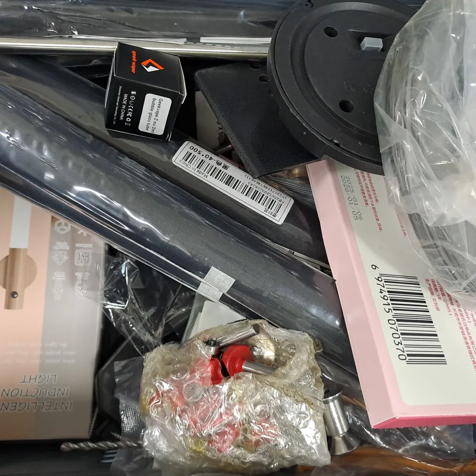 APPROXIMATELY 20 ASSORTED HOUSEHOLD ITEMS TO INCLUDE INTELLIGENT INDUCTION LIGHT, ETC