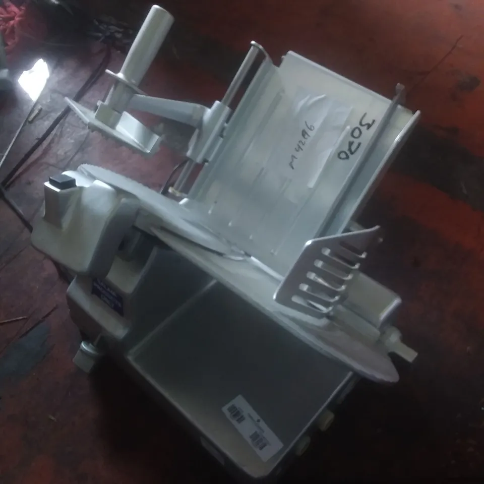 METAL FOOD CUTTER