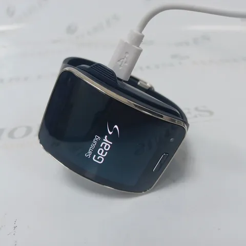 SAMSUNG GEAR S SMART WATCH WITH BATTERY PACK