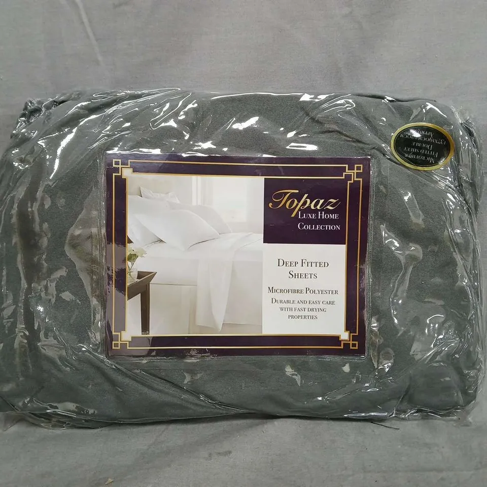 BOX OF APPROXIMATELY 12 TOPAZ DOUBLE SIZE FITTED SHEETS IN GREY