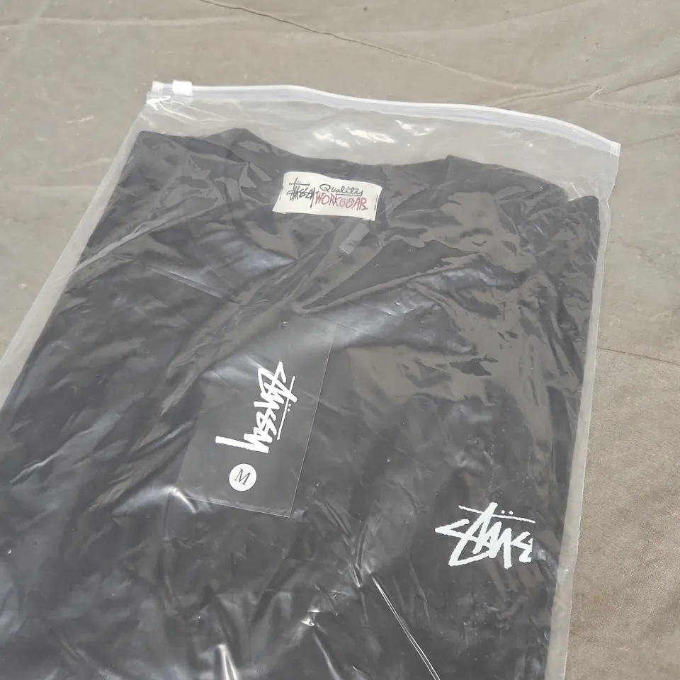 STÜSSY BLACK T-SHIRT – SIZE M
