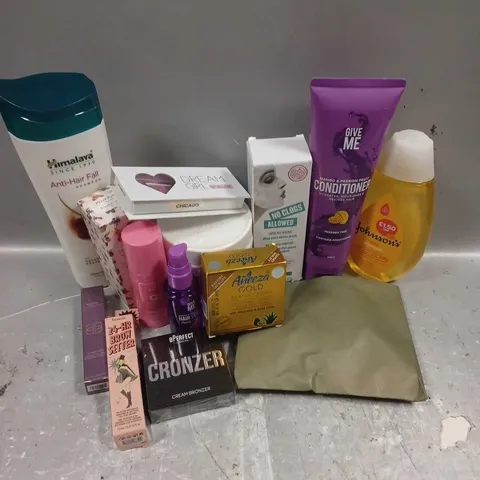 APPROXIMATELY 20 ASSORTED COSMETIC ITEMS TO INCLUDE - BPERFECT CRONZER - CERAVE MOISTURISING CREAM - TOASTED CRUMPET X PETER RABBIT HAND CREAM - ETC