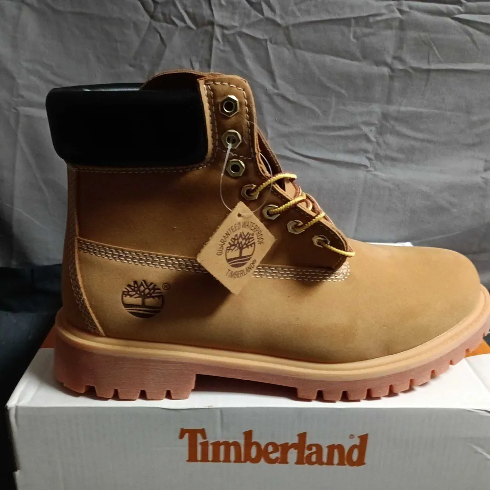 BOXED PAIR OF TIMBERLAND TAN NUBUCK HIKING BOOTS WITH LUG SOLE – UK SIZE 11