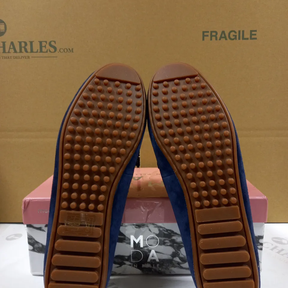 MODA ETHELIA NAVY SUEDE SHOES SIZE 8