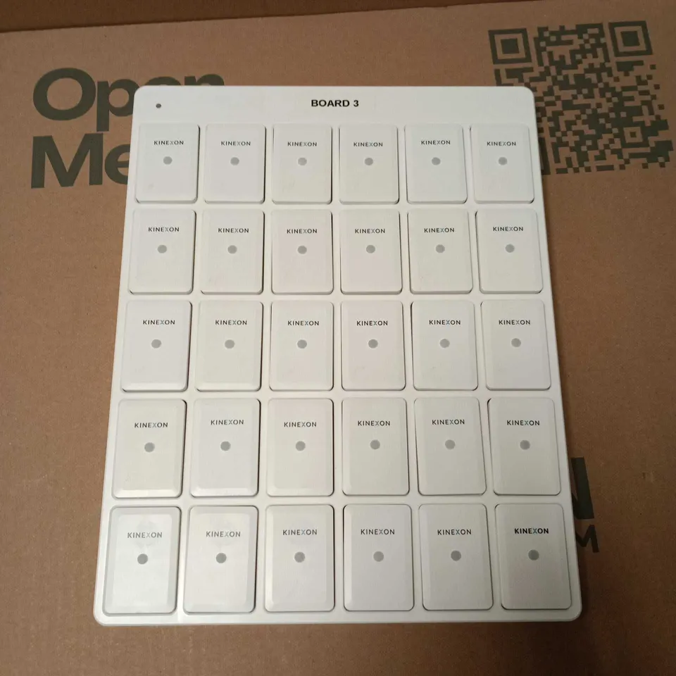 KINEXON KNX-C2.2-1.1-4F TRACKER TILES