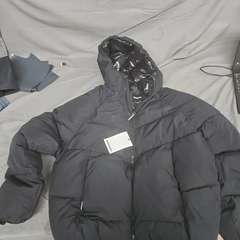 BERSHKA PUFFER JACKET – HOODED, BLACK, UK 8 (EU 36)