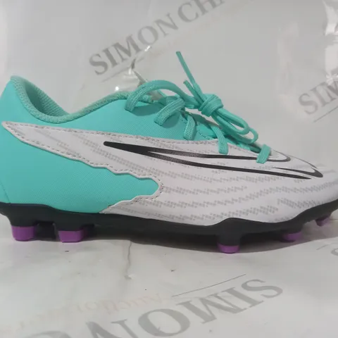 PAIR OF NIKE PHANTOM KIDS FOOTBALL BOOTS IN MINT/WHITE UK SIZE 1