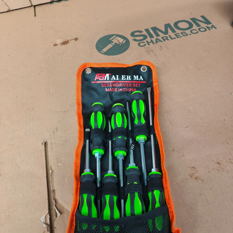 SCREWDRIVER SET IN ROLL-UP CASE – NEON GREEN HANDLES SET OF 7