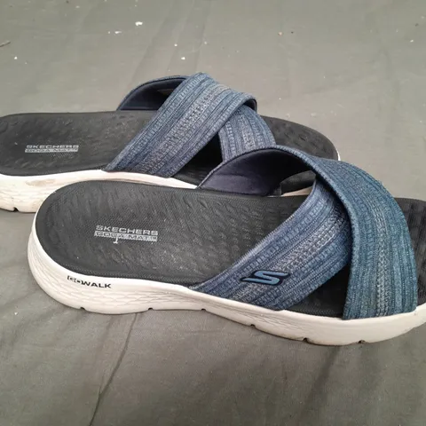 SKECHERS GOGA MATS SANDLES IN BLUE SIZE 5