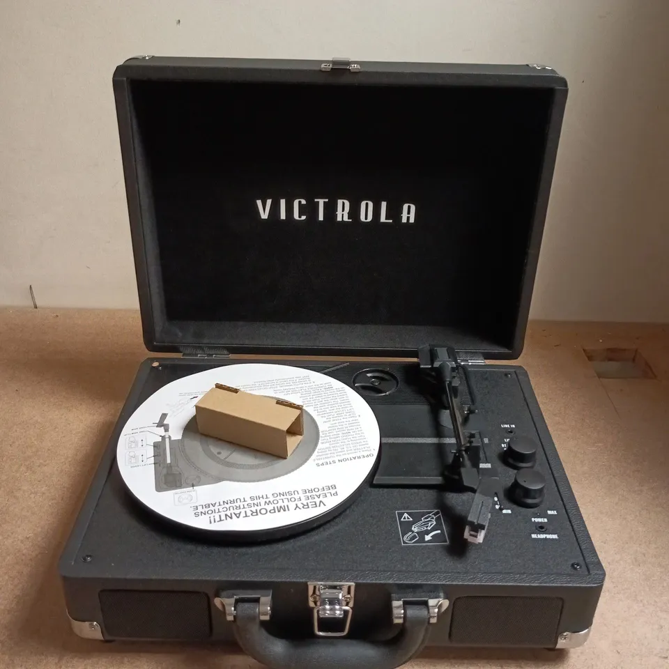 VICTROLA PORTABLE RECORD PLAYER