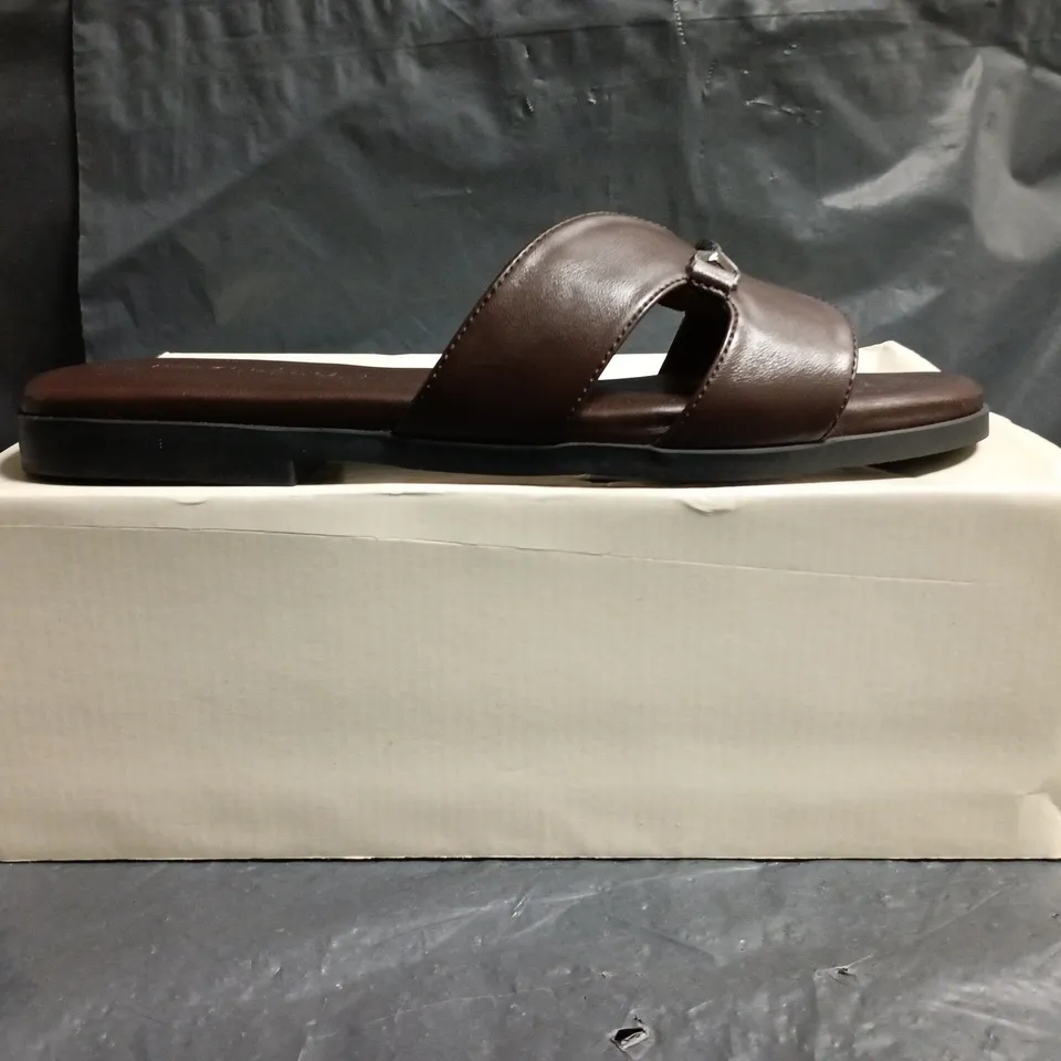 BOXED PAIR OF NAKEDSOL OPEN TOE SLIDERS IN DARK BROWN SIZE EU 39