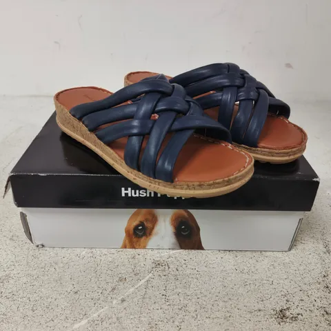 HUSH PUPPIES ALYSSA SLIDE SANDAL - 6