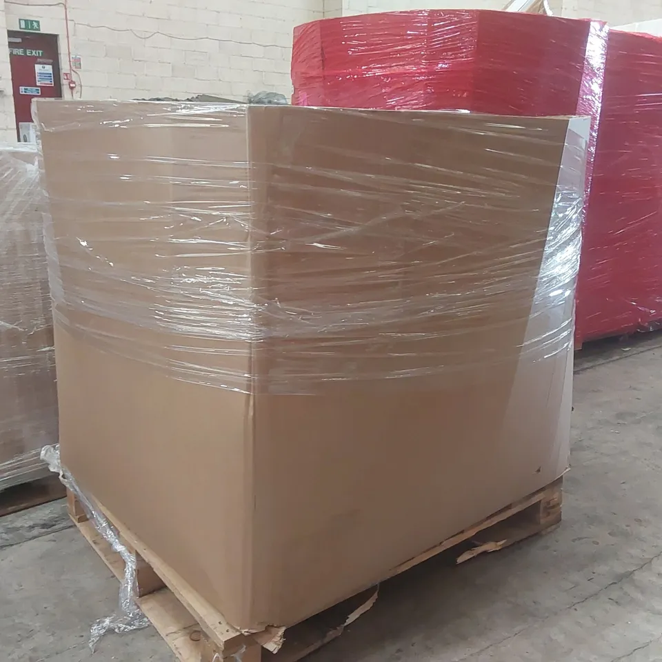 PALLET CONTAINING APPROXIMATELY 450x BRAND NEW ASSORTED DESIGNER CLOTHING ITEMS INCLUDING: SIMPLY BE JEANS, JUMPERS, WAISTCOAT, DRESS, JD WILLIAMS DRESS ECT