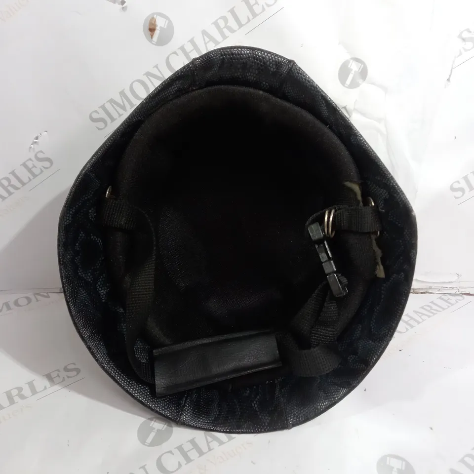 CUSTOM HARLEY DAVIDSON HELMET UNKNOW SIZE 