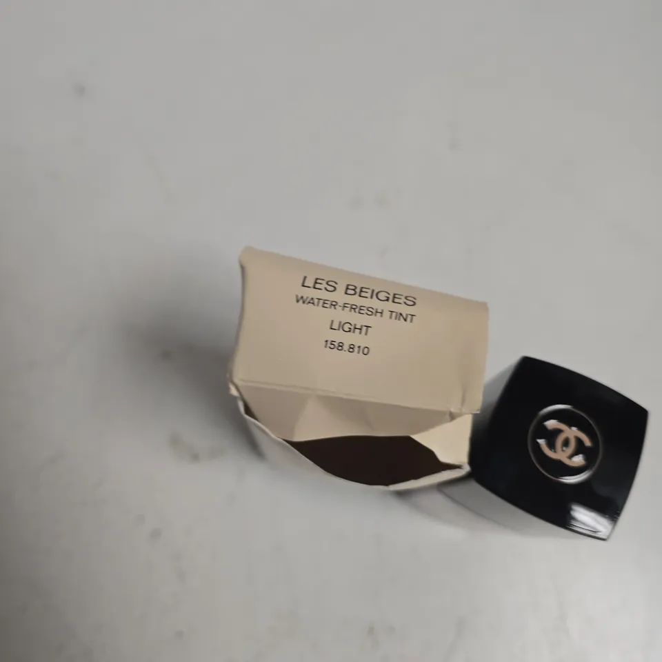 BOXED CHANEL LES BEIGES WATER-FRESH TINT LIGHT – 30 ML (SHADE 158.810)