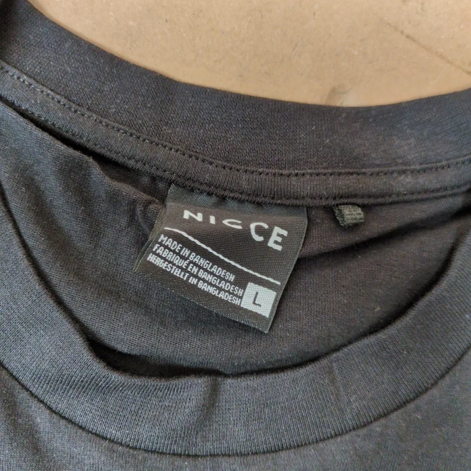 NICCE LONDON RAISED LOGO T-SHIRT IN BLACK - UK SIZE L
