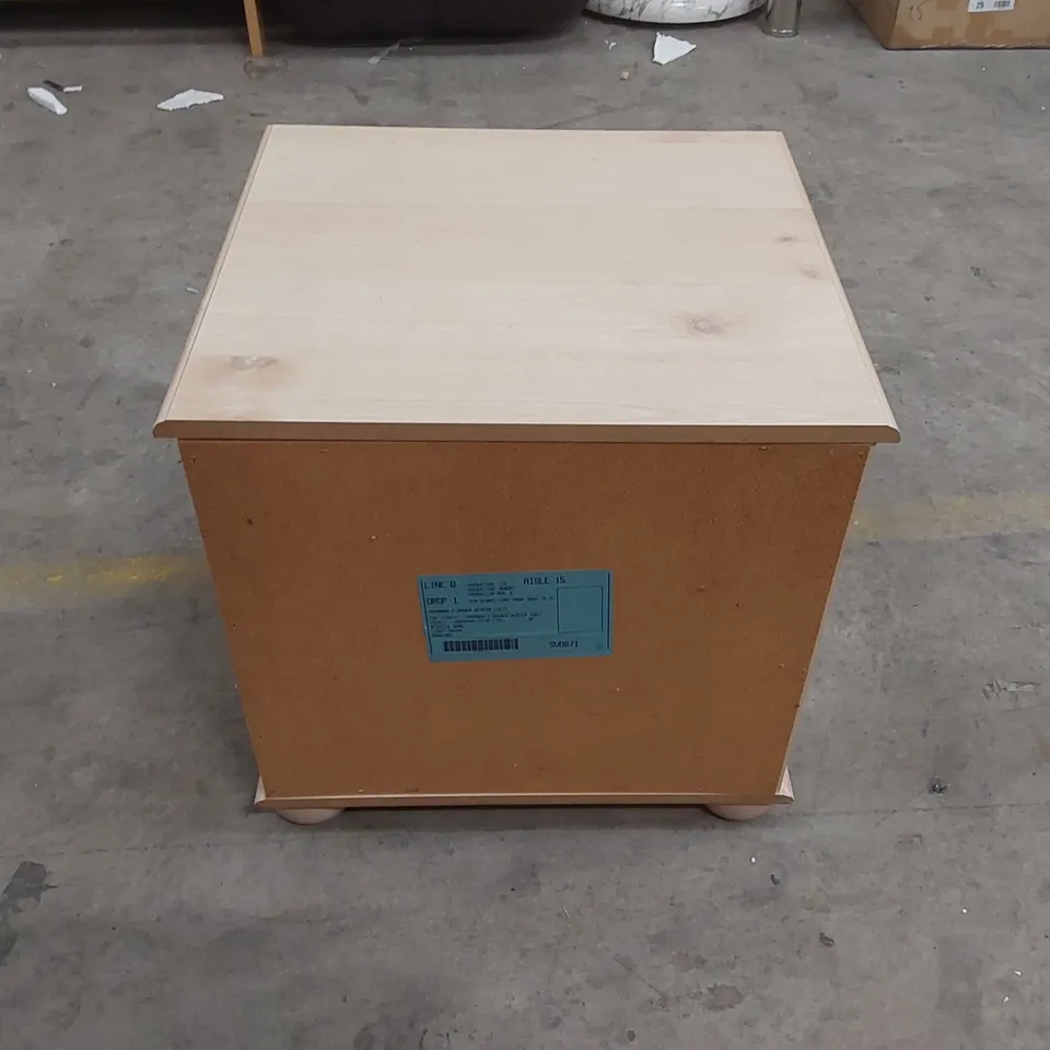 DESIGNER WOODEN 2 DRAWER BEDSIDE TABLE