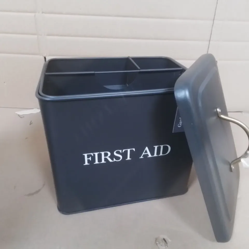 BOXED GARDEN TRADING FIRST AID BOX IN CHALK 