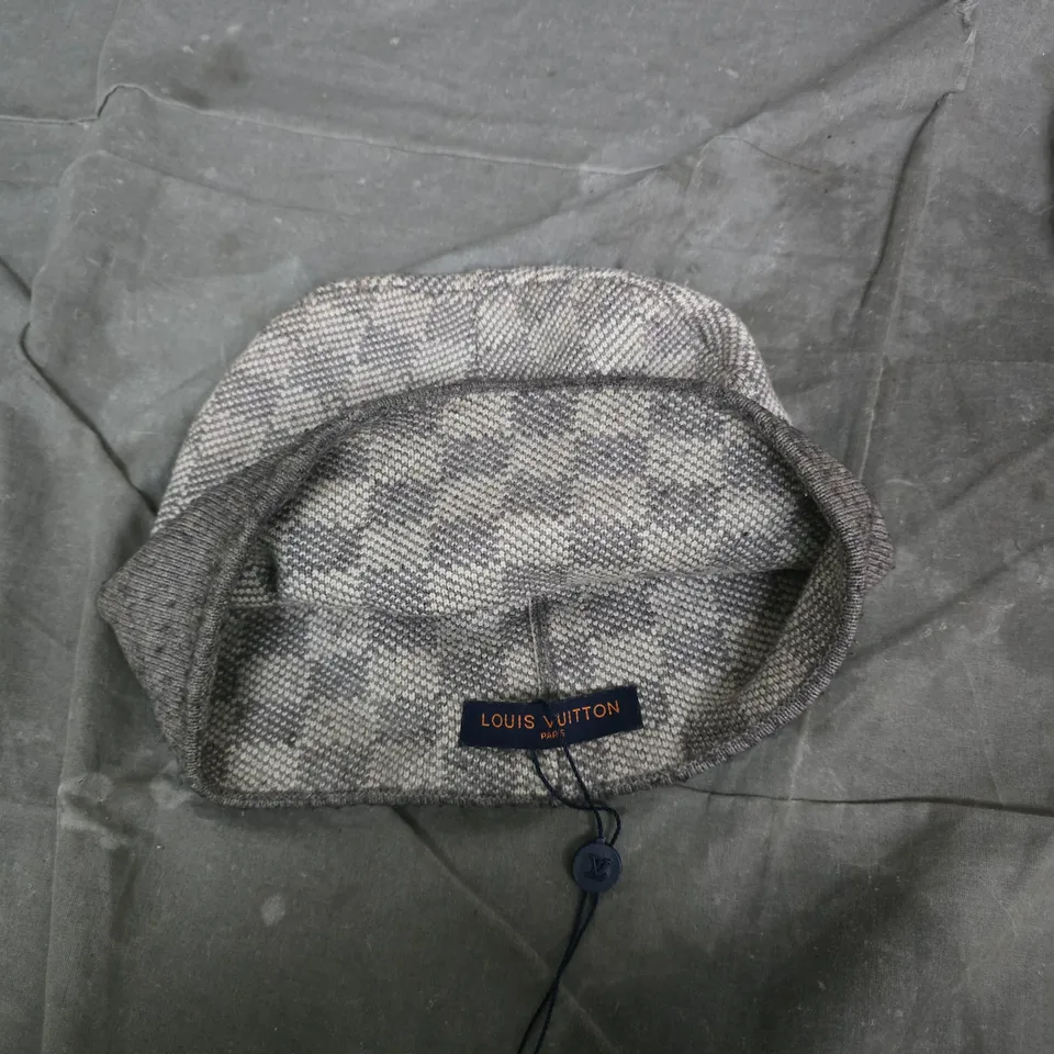 LOUIS VUITTON KNIT BEANIE HAT – GREY HOUNDSTOOTH, LV PATCH