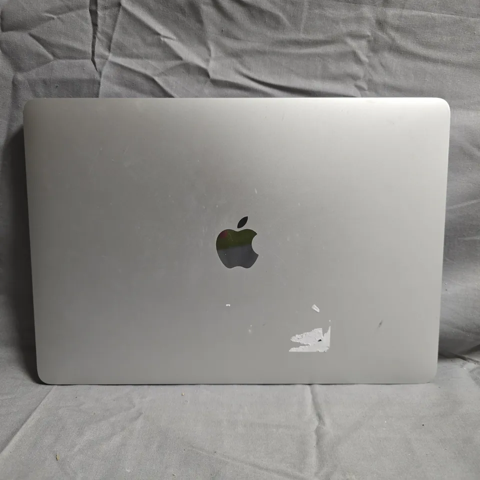 APPLE MACBOOK PRO 13-INCH (A2338) SILVER