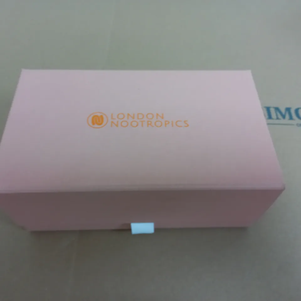 APPROXIMATELY 60 LONDON NOOTROPICS COFFEE SACHETS 