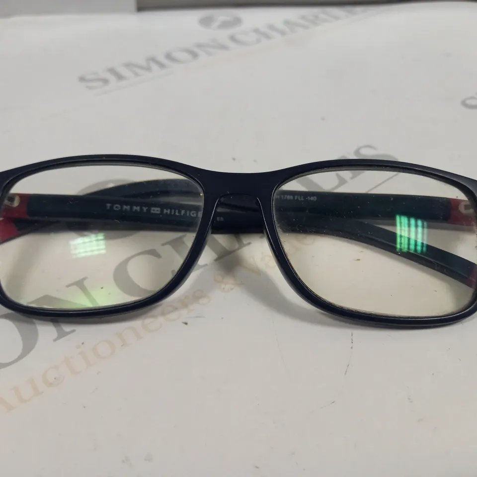 UNBOXED PAIR OF TOMMY HILFIGER GLASSES