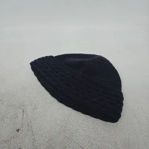 OMHU NAVY KNIT BEANIE HAT
