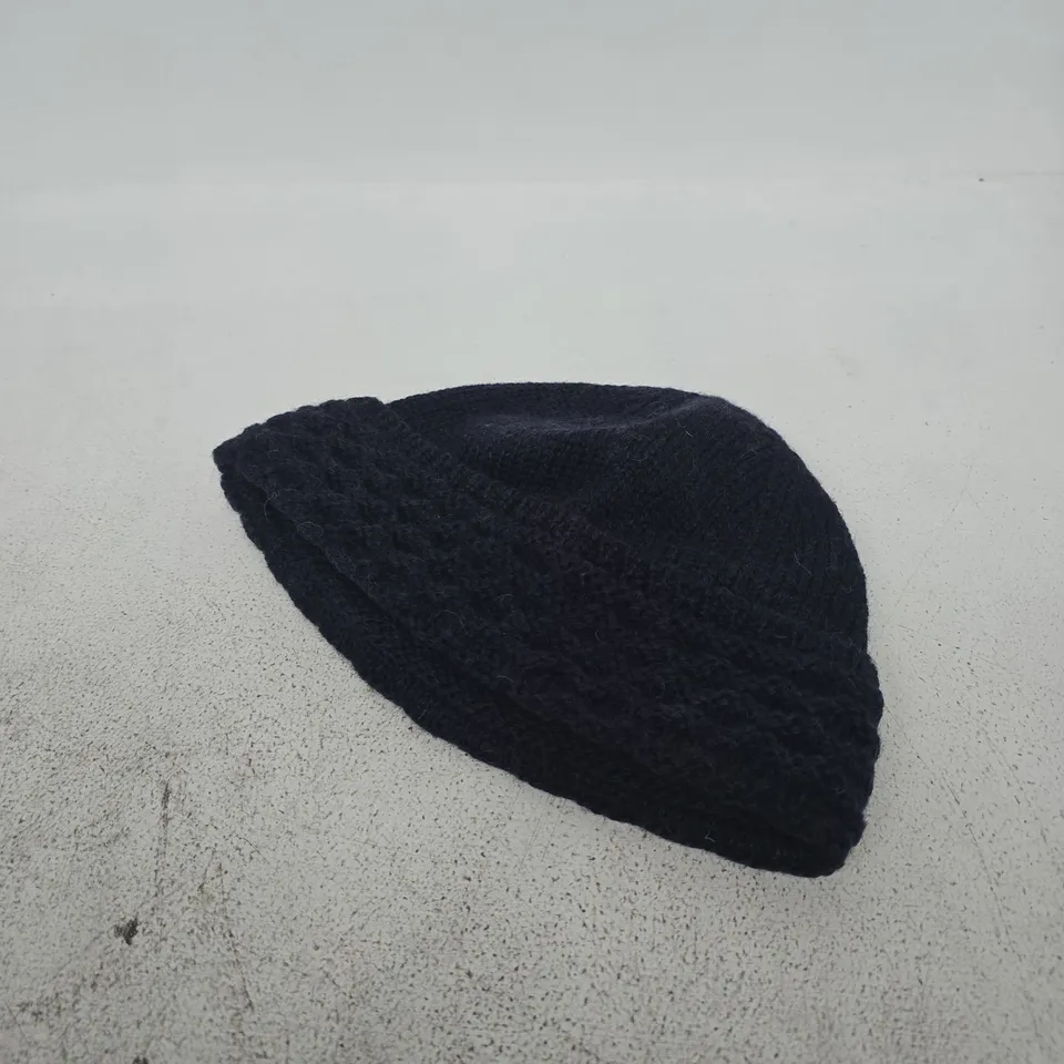OMHU NAVY KNIT BEANIE HAT