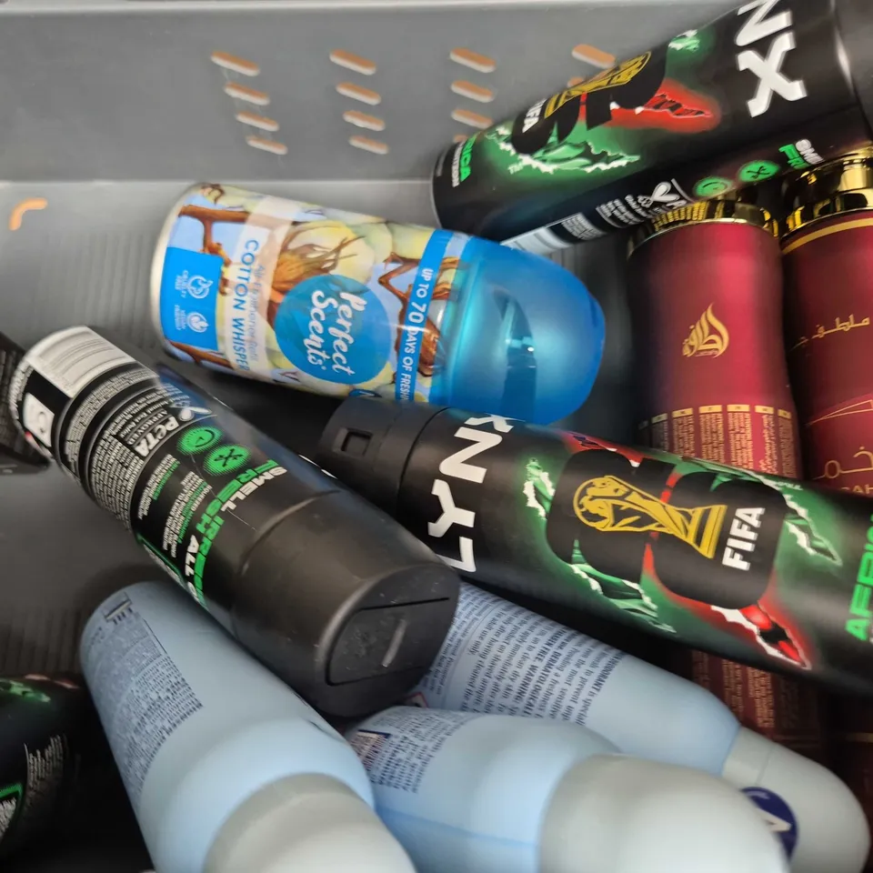 APPROXIMATELY 15 ASSORTED AEROSOLS TO INCLUDE PERFECT SCENTS, LYNX AND BIOSEN