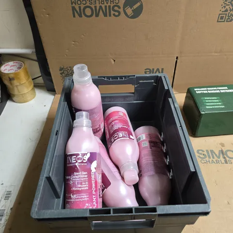 TOTE OF APPROXIMATELY 6 ASSORTED COSMETICS TO INCLUDE: CUPPING MASSAGE INSTRUMENT 