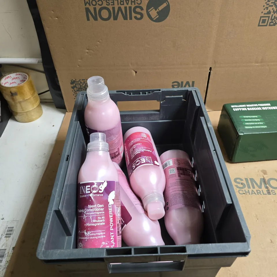 TOTE OF APPROXIMATELY 6 ASSORTED COSMETICS TO INCLUDE: CUPPING MASSAGE INSTRUMENT 