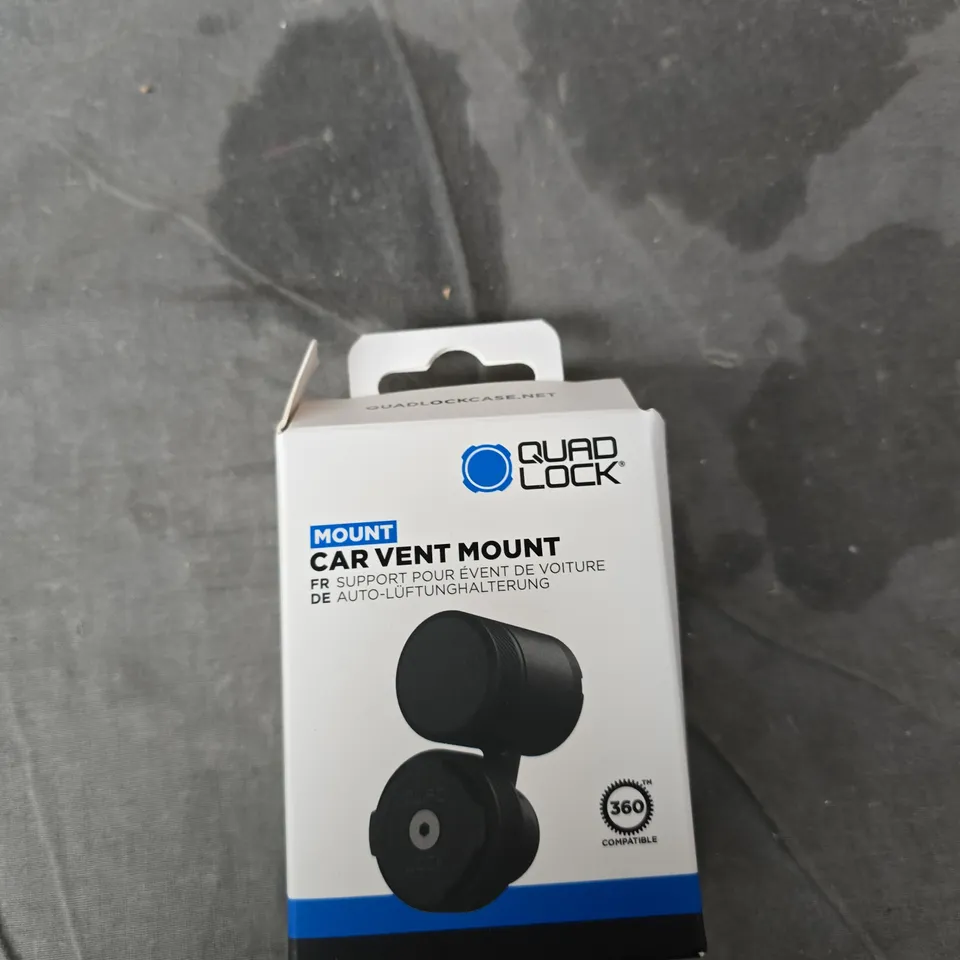 BOX OF APPROXIMATELY 30 ITEMS TO INCLUDE: CAR VENT PHONE MOUNT AND DEHUMIDIFIER 