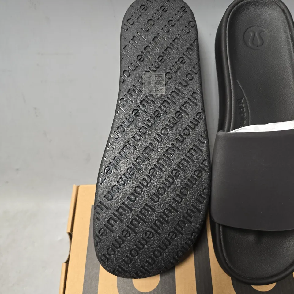 BOXED LULUEMON MEN'S RESTFEEL SLIDE SIZE 10.5