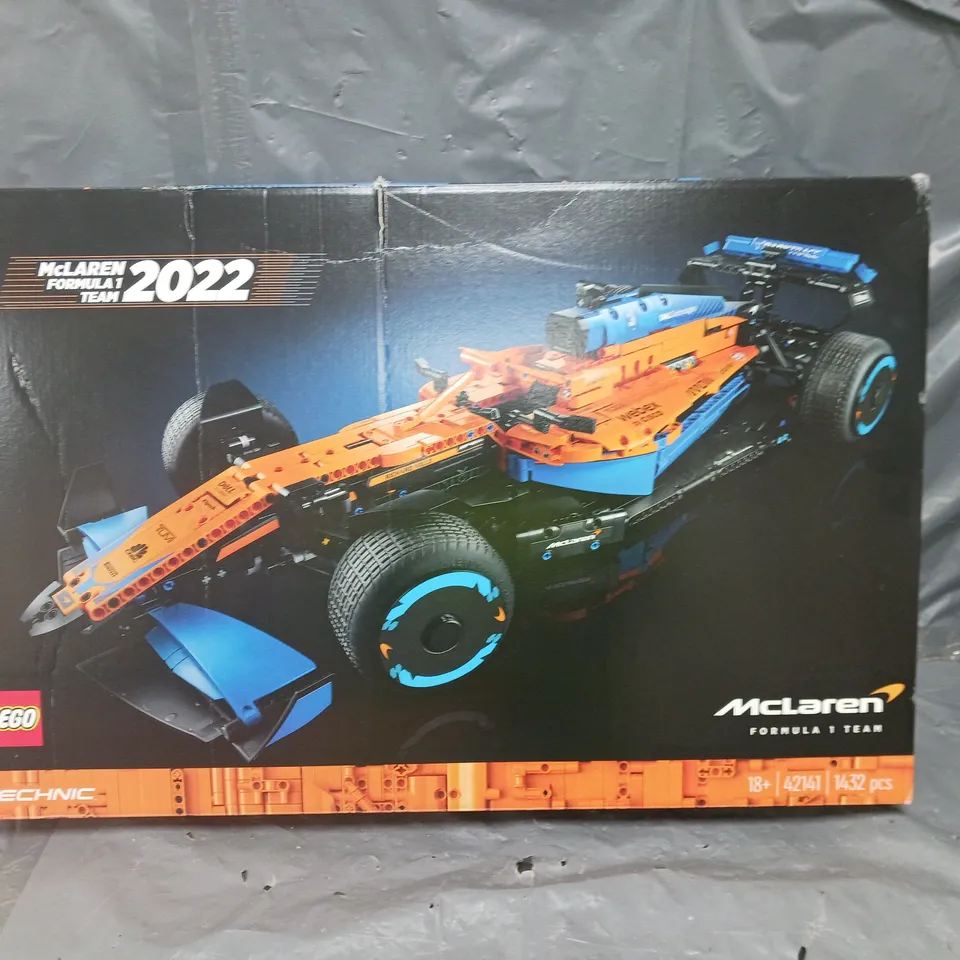 BOXED LEGO TECHNIC MCLAREN FORMULA 1 RACE CAR 2022 (42141) RRP £169.99