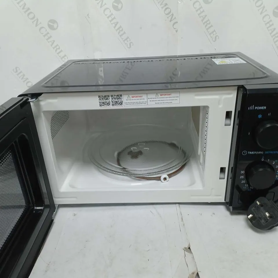 BOXED COOKWOKRS 700W BLACK MICROWAVE 
