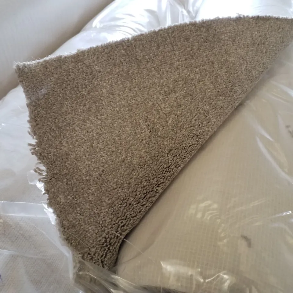ROLL OF QUALITY EC HEARTLAND HEATHERS CHROMIUM CARPET  APPROXIMATELY 3.2×5M