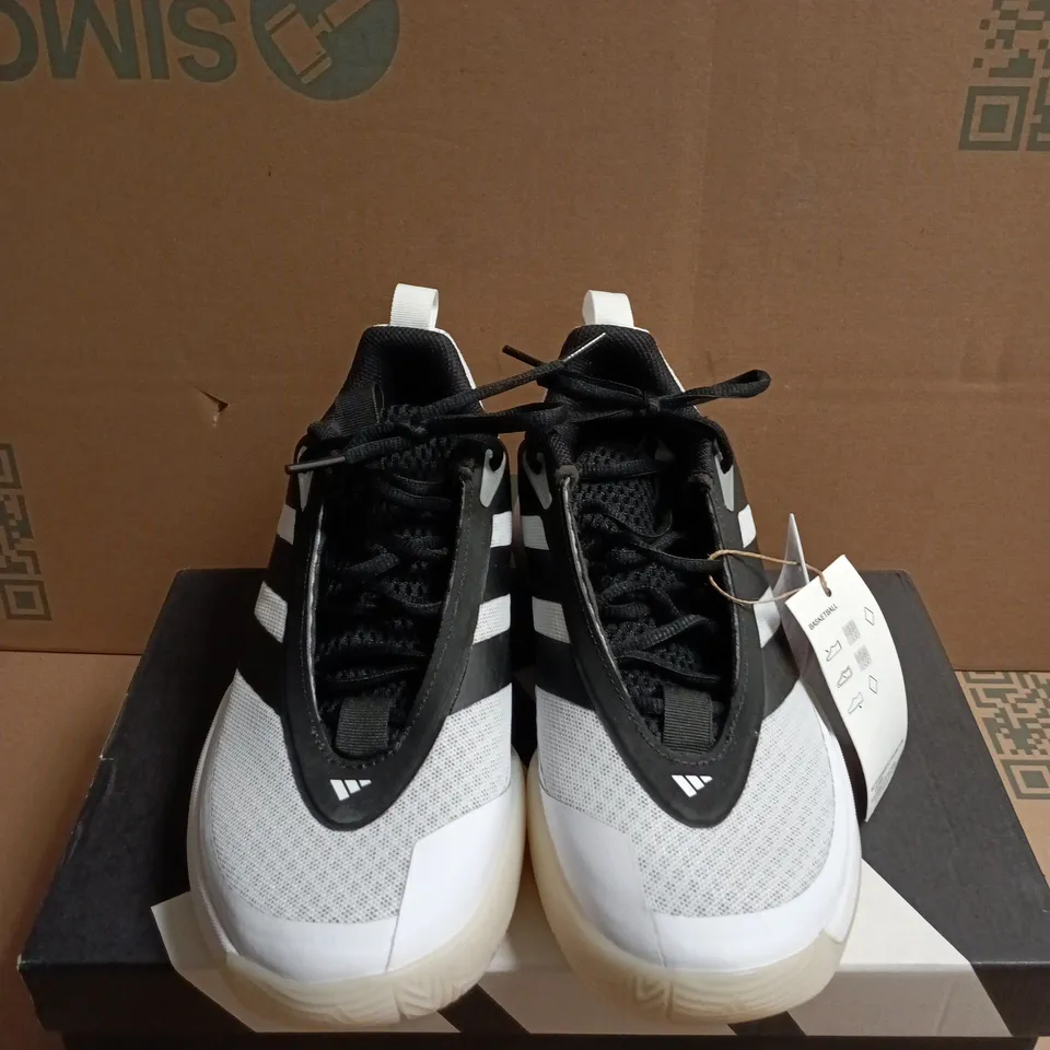 BOXED PAIR OF ADIDAS SUBZONE J BASKETBALL SHOES – WHITE/GREY/BLACK, UK 5.5