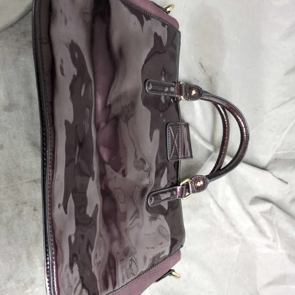 BURGUNDY PATENT LEATHER HANDBAG WITH GOLD-TONE HARDWARE (TOP-HANDLE SATCHEL)