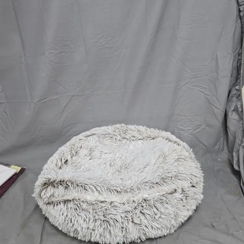 FLUFFY DOG BED