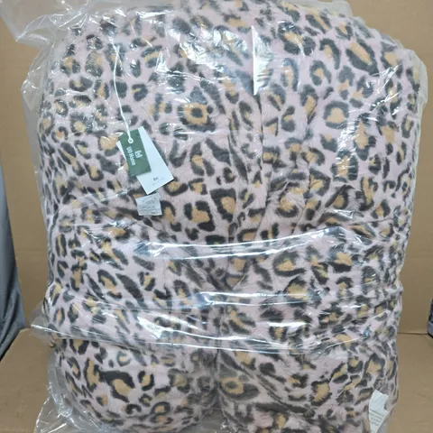 URBAN OUTFITTERS LEOPARD PRINT FAUX FUR CUSHION 